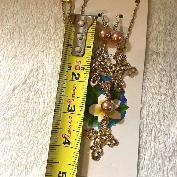 Pearl Cross Necklace and Earrings Set - Picture 4 of 6